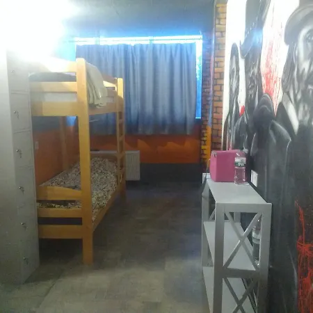 Graffiti Mega Хостел Київ