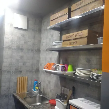 Graffiti Mega Hostel *