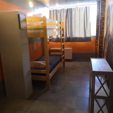 Graffiti Mega Hostel Kiev